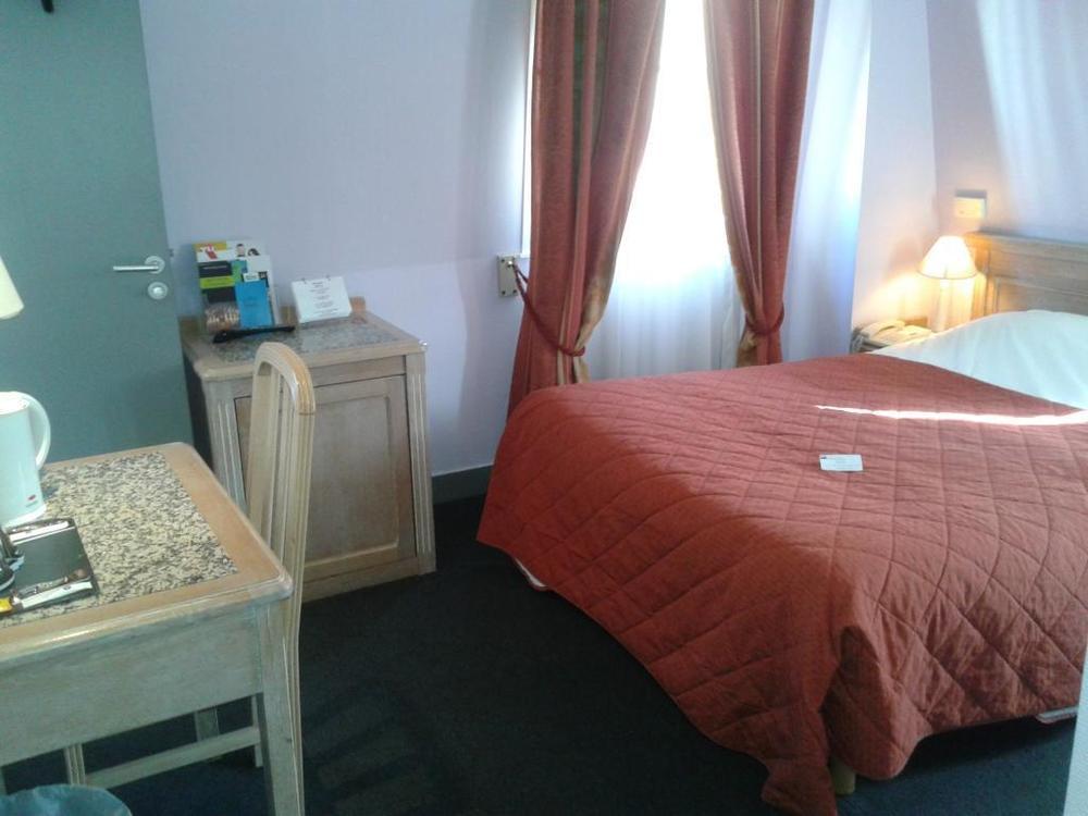 Brit Hotel Aux Sacres Reims, Centre Historique Εξωτερικό φωτογραφία