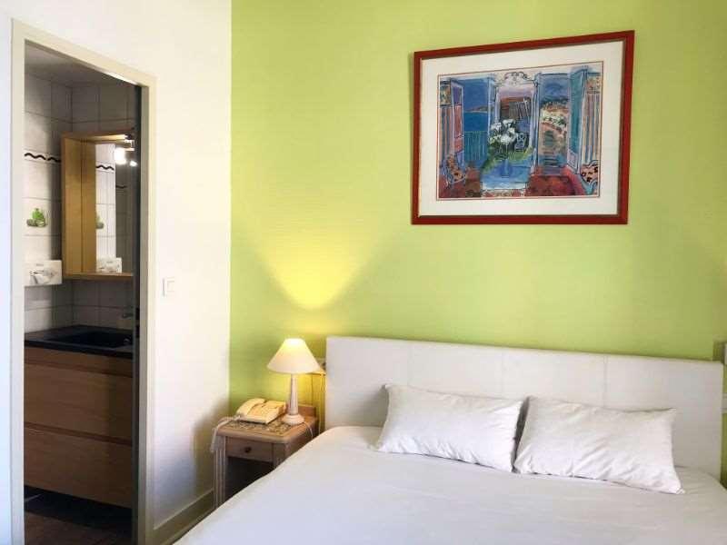 Brit Hotel Aux Sacres Reims, Centre Historique Δωμάτιο φωτογραφία