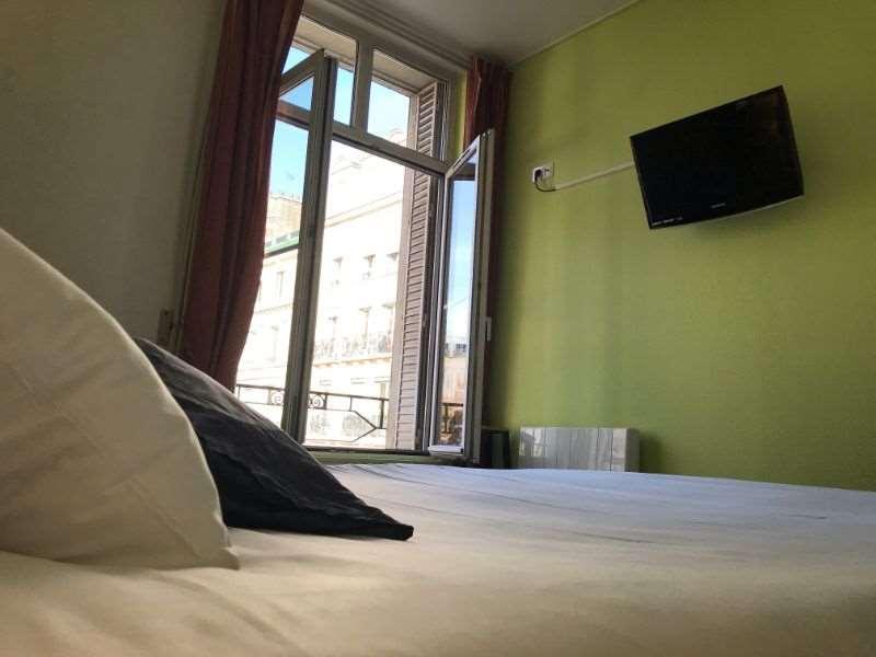 Brit Hotel Aux Sacres Reims, Centre Historique Δωμάτιο φωτογραφία