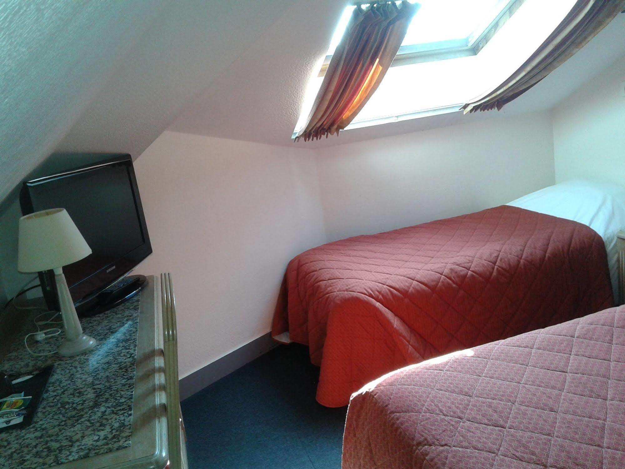 Brit Hotel Aux Sacres Reims, Centre Historique Εξωτερικό φωτογραφία